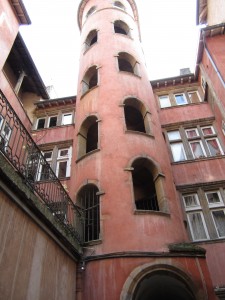 Escalier à vis in the traboules of Lyon