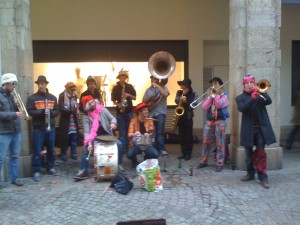 Rouen, Brassband playing Lady Gaga